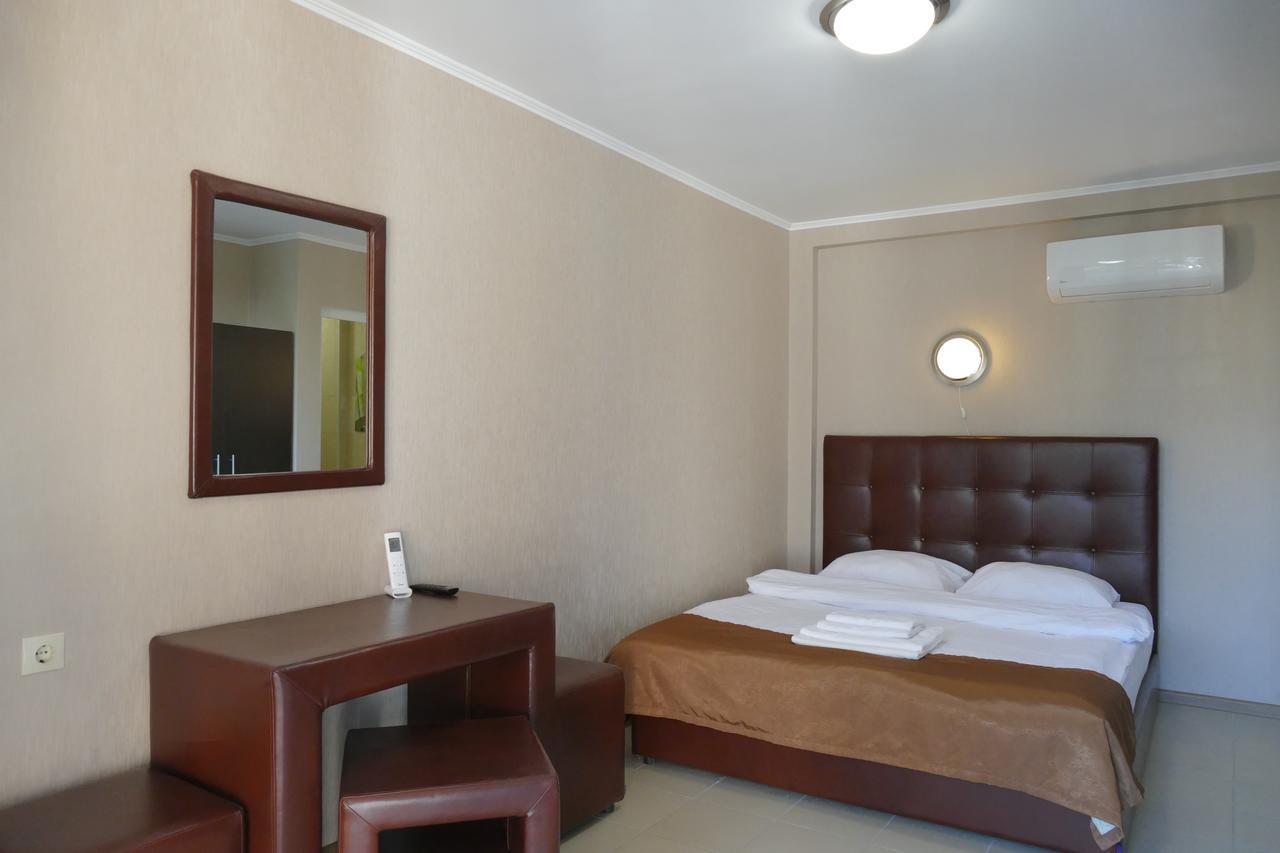Astoria Comfort Hotel New Athos Екстериор снимка